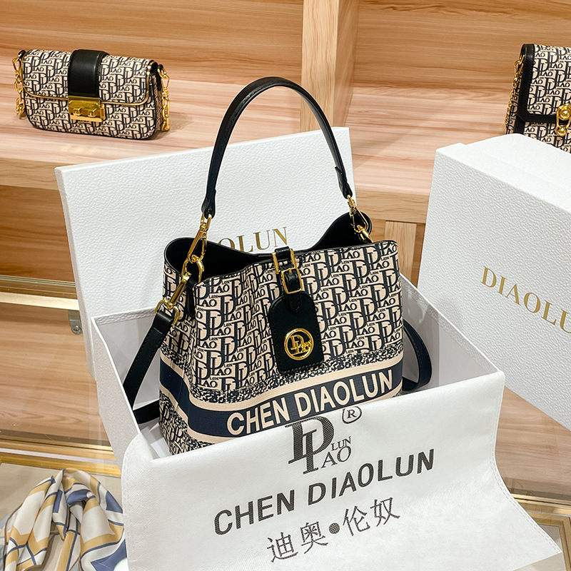 Popular Classic Ladies Handbag - Luxury Bags For Sale review and price