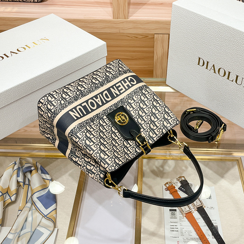 Popular Classic Ladies Handbag - Luxury Bags For Sale review and price